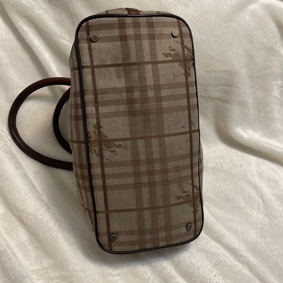Authentic Burberry Women’s Handbag - Picture 2 of 8